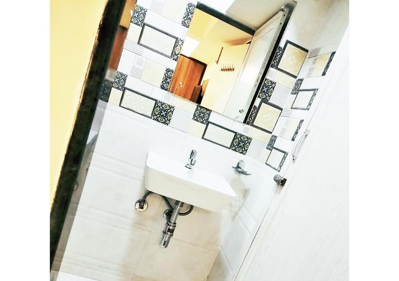 Hotel Ashyana - Near To Grant Road Station Mumbai Exteriör bild