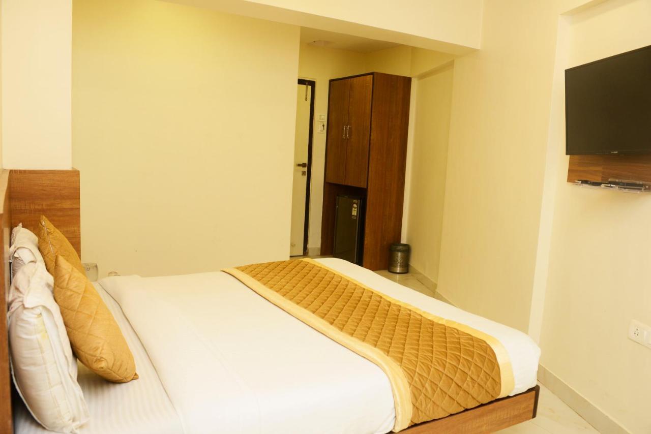 Hotel Ashyana - Near To Grant Road Station Mumbai Exteriör bild