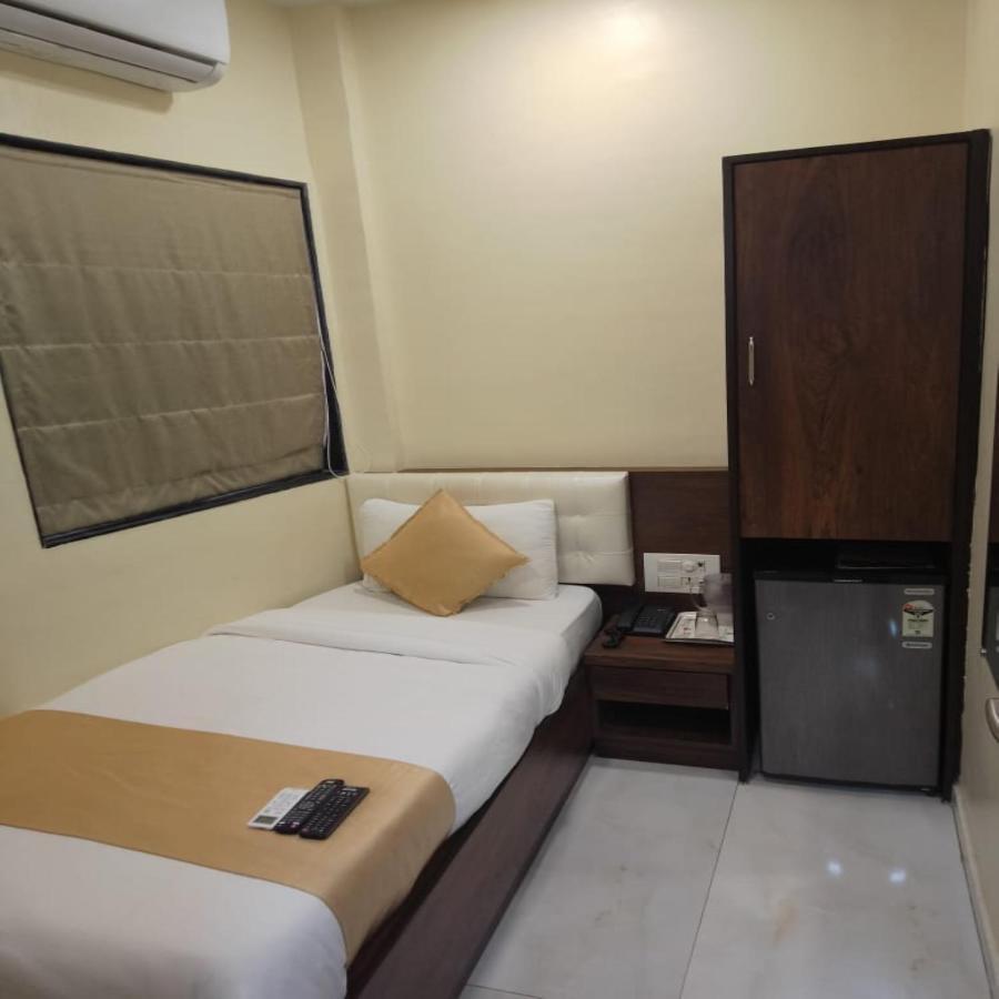 Hotel Ashyana - Near To Grant Road Station Mumbai Exteriör bild