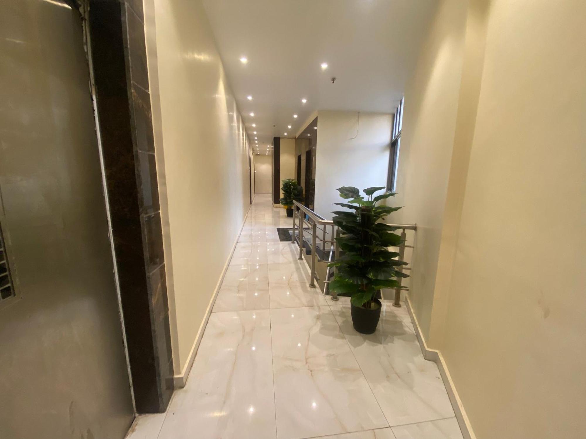 Hotel Ashyana - Near To Grant Road Station Mumbai Exteriör bild