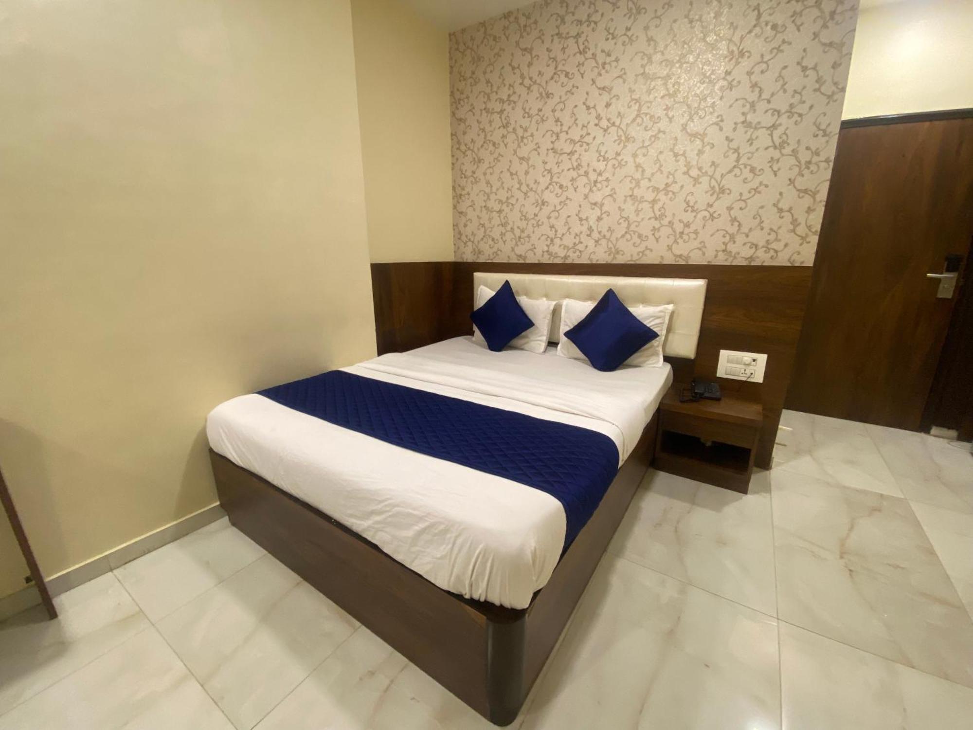 Hotel Ashyana - Near To Grant Road Station Mumbai Exteriör bild